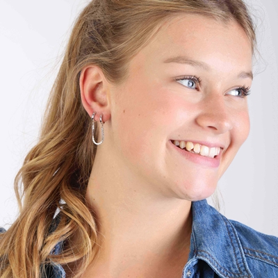 Claire Registratie Onbelangrijk Zilveren oorring dubbel met ketting zirkonia - Lucardi.nl